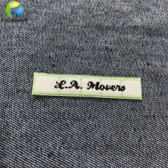 l'etichetta di abbigliamento cucita su etichette tessute