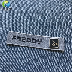 etichetta tessuta personalizzata con logo in metallo