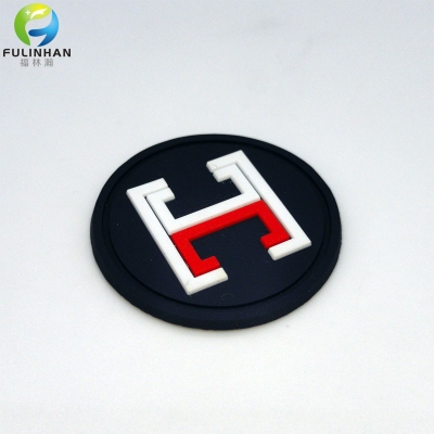 etichette in gomma pvc con logo in rilievo all'ingrosso